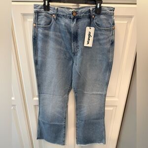 NWT Women’s Wrangler Wrock 672 High Rise Kick Flare Jeans 31x28 Medium Wash $129